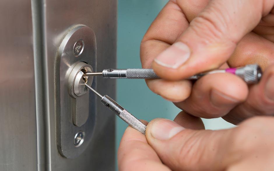 comment ouvrir une porte blindée fermée à clef Châteauneuf-les-Martigues