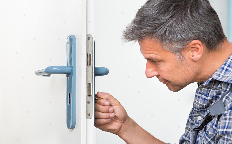 comment changer une serrure de porte d'entrée Saint-Thibault-des-Vignes
